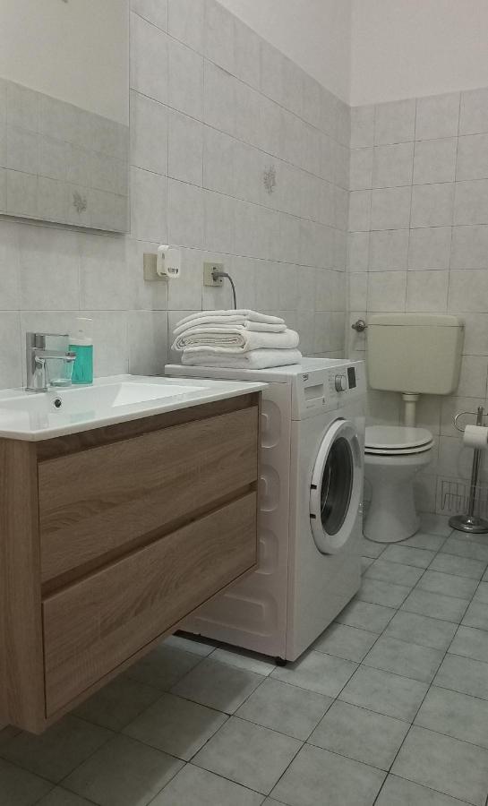 Ripa Grande Apartment Ferrara Bagian luar foto